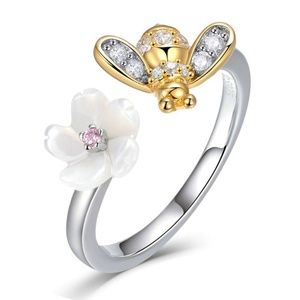 925 Silver Crystal Bee Carved Shell Flower Ring